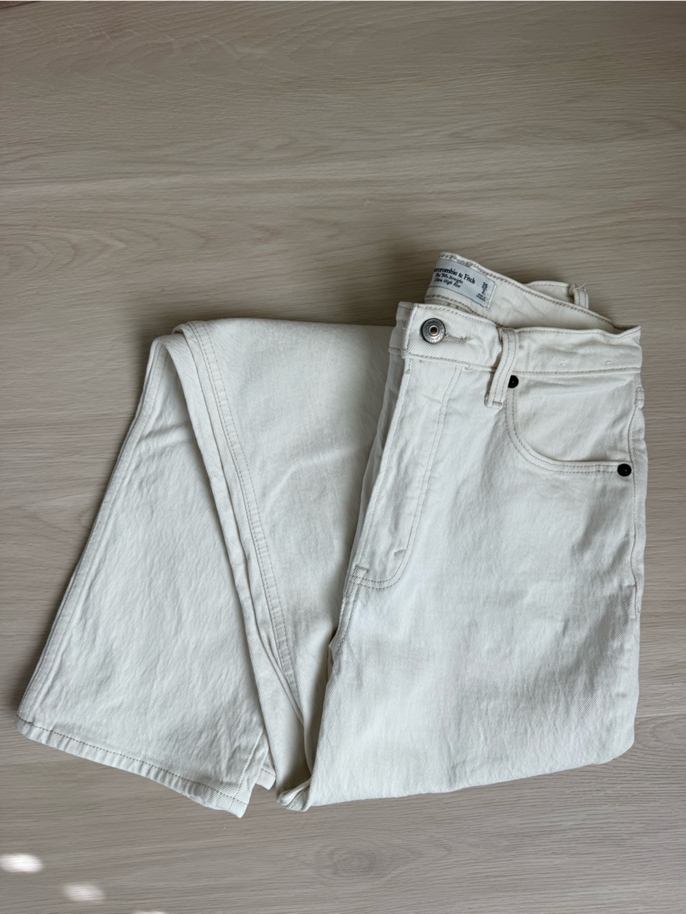 Abercrombie & Fitch High Rise 90s Straight Jeans